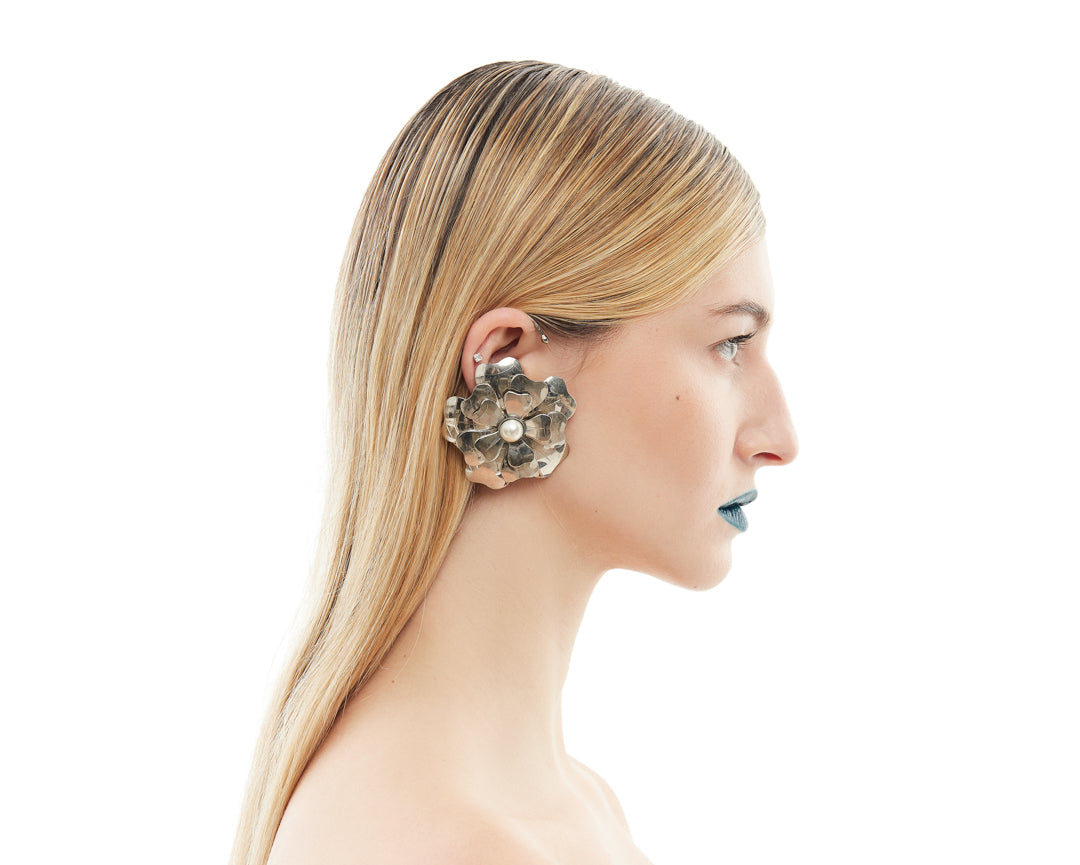 Solitary Bloom Earcuff - Silver
