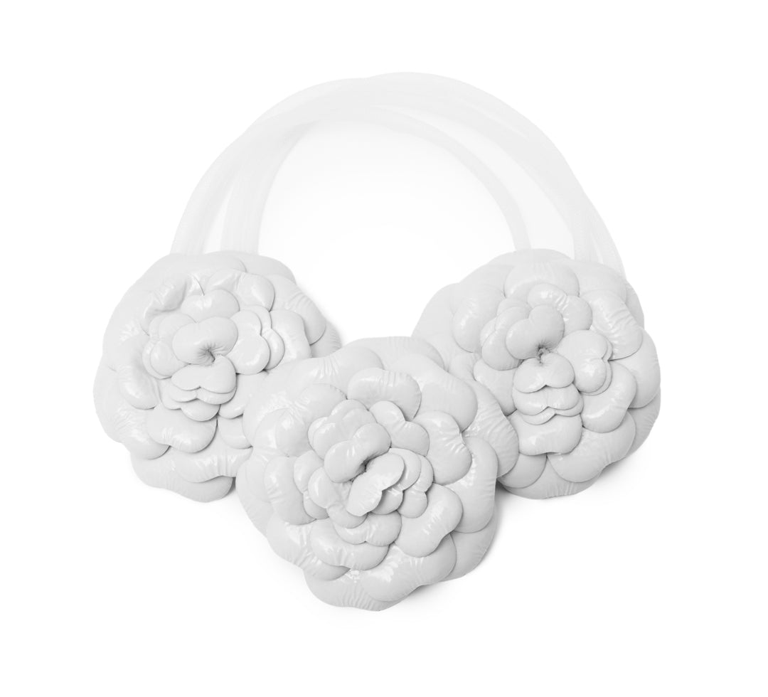 Solitary Bloom Gorget White