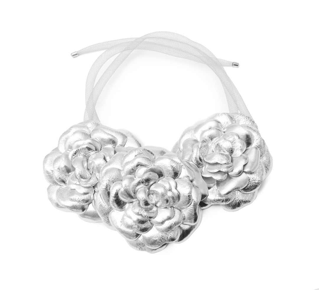 Solitary Bloom Gorget Silver
