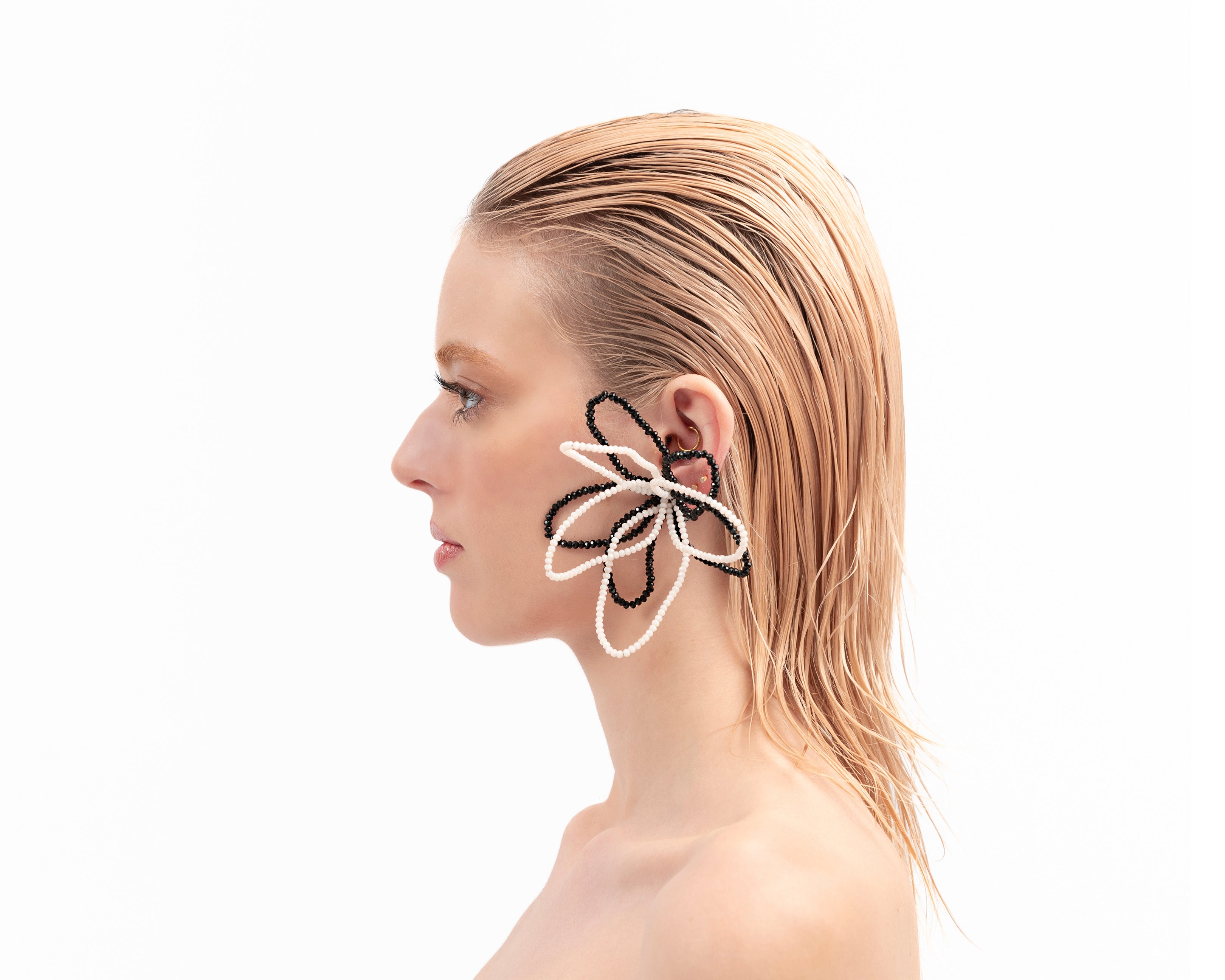 Poisoned Lilies - Multi Beige / Black