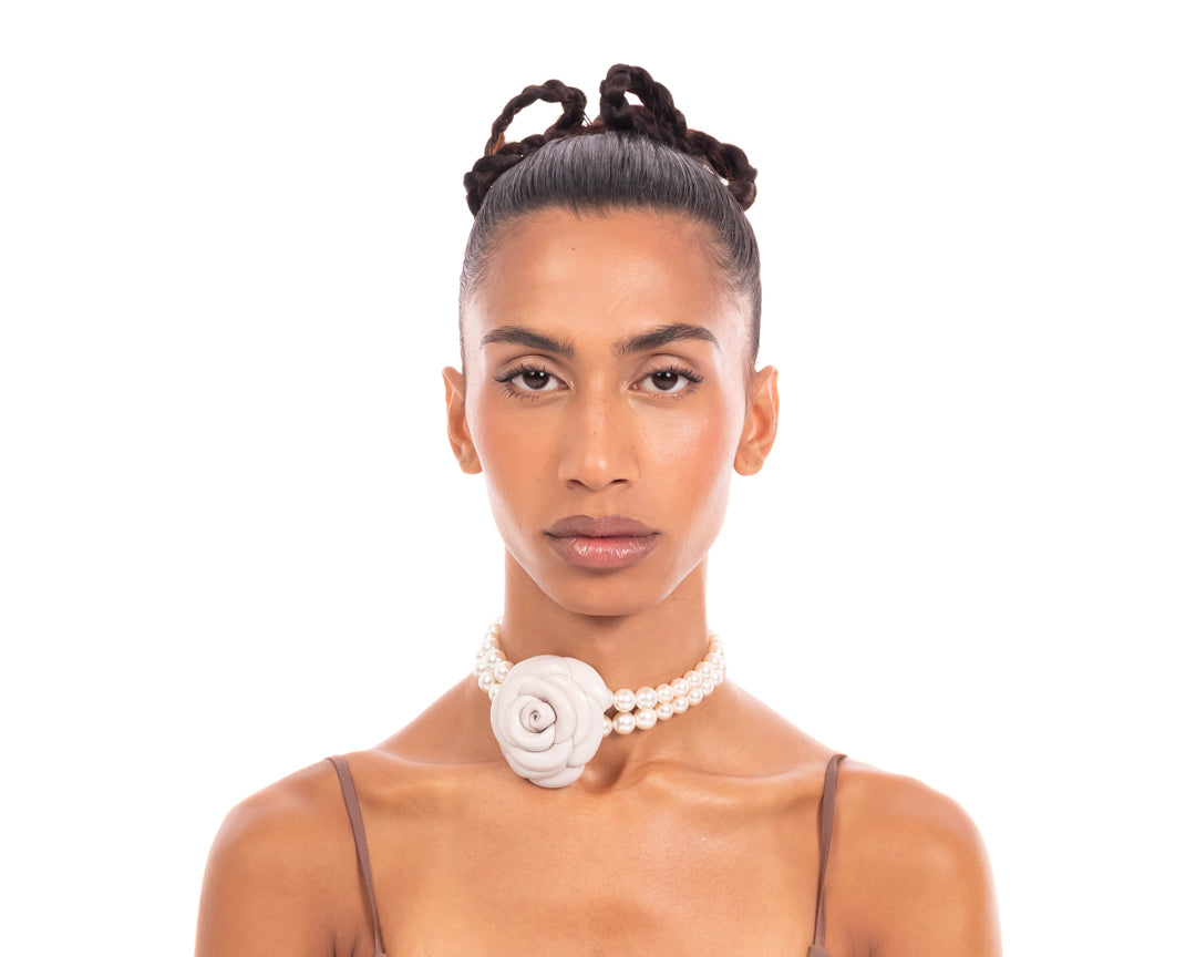Silent Rose Choker White