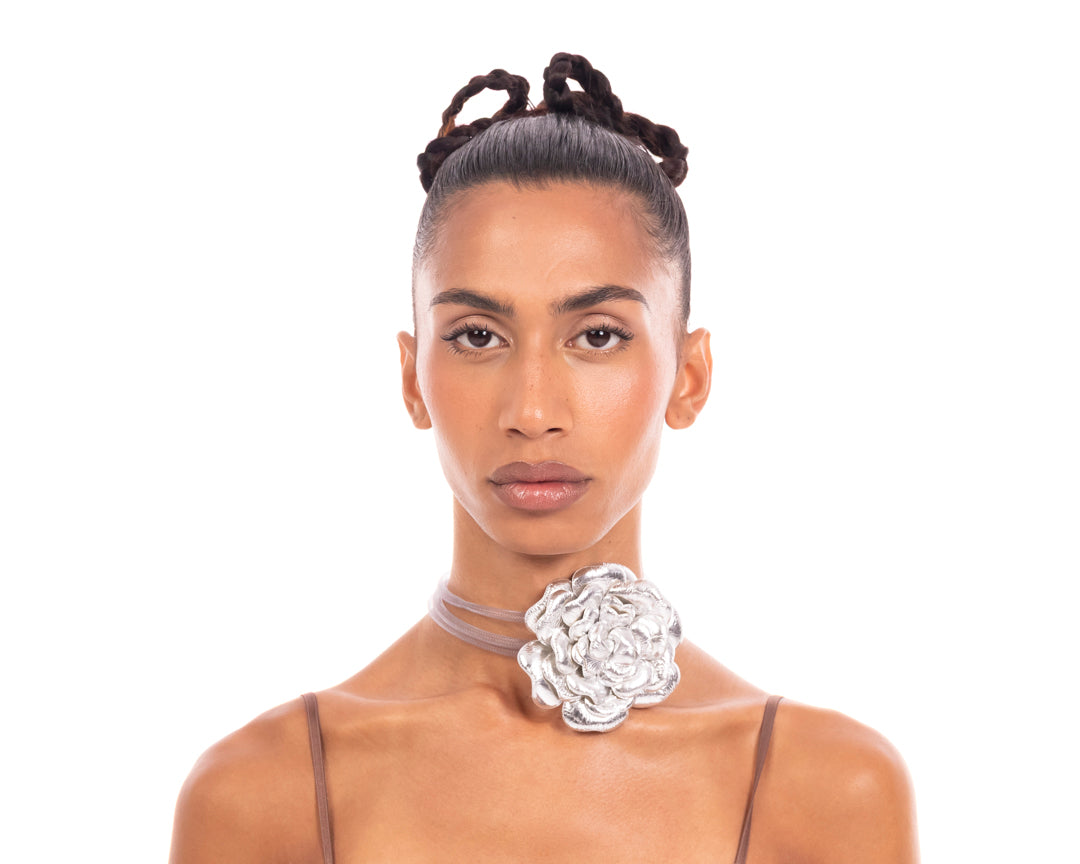 Solitary Bloom Choker Silver